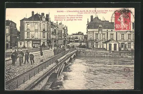 AK Sens, Inondation des 1910, Les Secours au Pont-au-Diable, Hochwasser