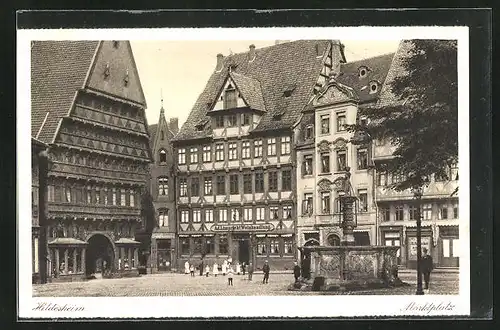 AK Hildesheim, Ortspartie am Marktplatz mit Brunnen und Weinhandlung Limpricht