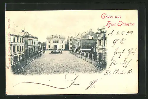 AK Bad Oldesloe, Marktplatz an der Hindenburgstrasse mit Rathaus und Brunnen