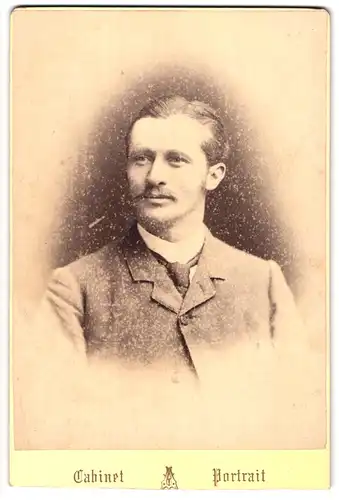 Fotografie J. Adamson & Son, Rothesay / N.-B., Portrait bürgerlicher Herr mit Schnurrbart