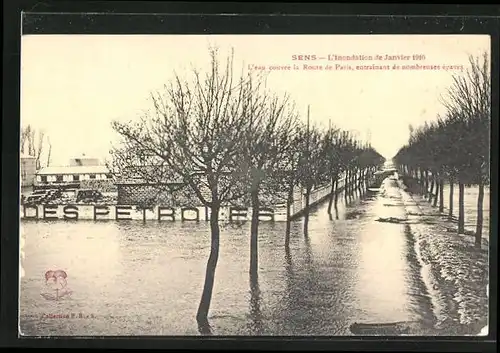 AK Sens, Inondations de Janvier 1910, La Route de Paris, Hochwasser