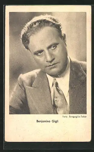 AK Opernsänger Benjamino Gigli blickt zur Seite