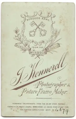 Fotografie J. Kennerell, Wisbech, Portrait junge Dame im hübschen Kleid