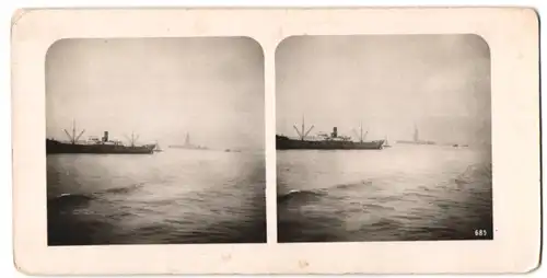 Stereo-Fotografie unbekannter Fotograf, Ansicht New York, Frachtschiff an der Freiheitsstatue