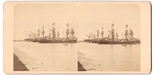 Stereo-Fotografie unbekannter Fotograf und Ort, Segelschiffe vor Anker liegend
