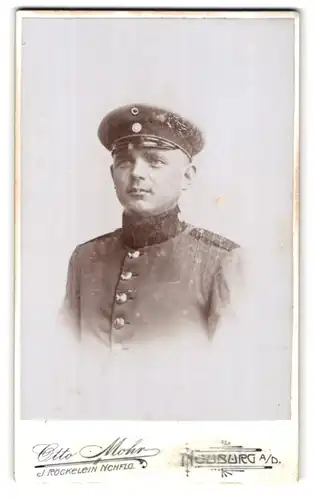 Fotografie Otto Mohr, Neuburg a. D., Franziskanerstr. 162, Portrait Soldat in Uniform Rgt. 15 mit Krätzchen
