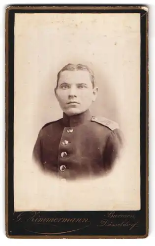 Fotografie G. Zimmermann, Barmen, Portrait junger Soldat in Uniform Rgt. 39