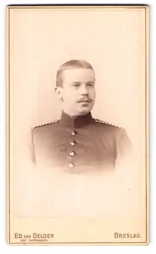 Fotografie Ed van Delden, Breslau, Gartenstr. 40, Portrait Einjährig-Freiwilliger in Uniform