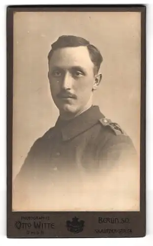 Fotografie Otto Witte, Berlin, Skalitzer-Str. 54, Portrait preussischer Soldat in Feldgrau Uniform Rgt. 2