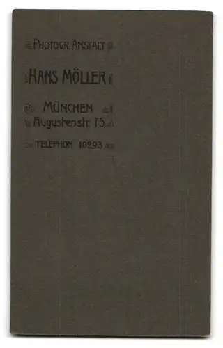 Fotografie Hans Möller, München, augustenstr. 75, Portrait Einjährig-Freiwilliger in Garde Uniform Rgt. 3 Zwicker Brille