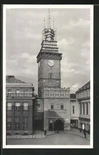 AK Pardubice, Blick auf das Grüne Tor mit Uhrenturm