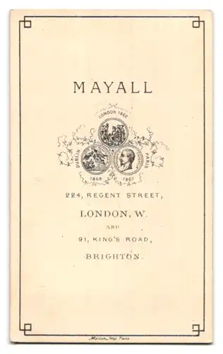 Fotografie Mayall, London, 91 Kings Road, Portrait betagter Herr mit grauem Haar im Anzug