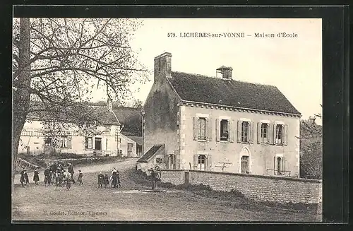 AK Lichères-sur-Yonne, Maison d`Ecole