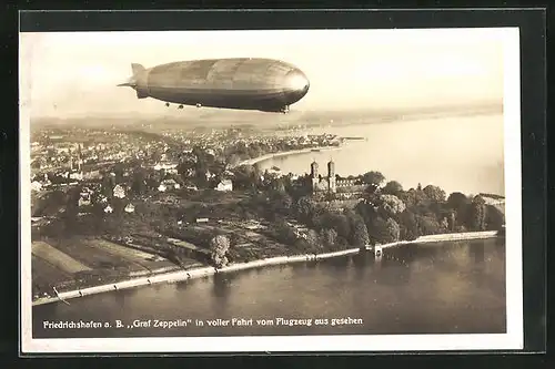AK Friedrichshafen a. B., Graf Zeppelin in voller Fahrt, Flugzeugaufnahme