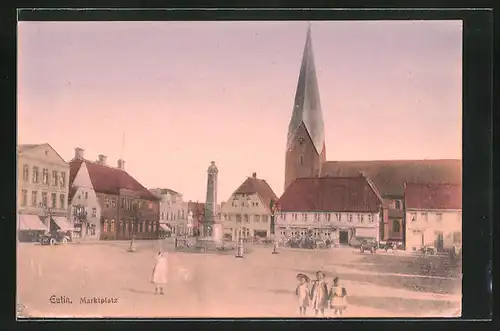 AK Eutin, Marktplatz mit Denkmal und Kirche