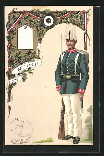 Präge-AK Soldat in Regimentsuniform, weisse Schulterklappe