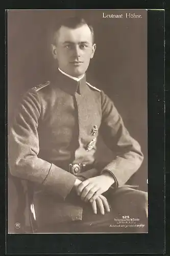 Foto-AK Sanke Nr. 525: Kampfflugzeugpilot Leutnant Höhne in Uniform