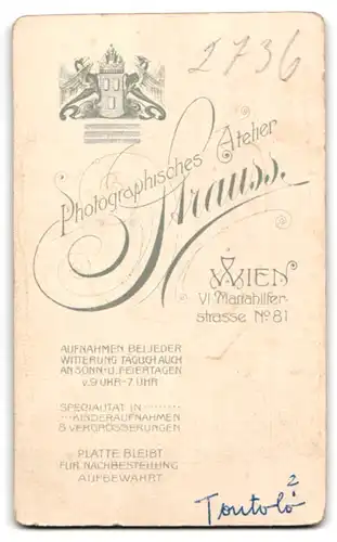 Fotografie Atelier Strauss, Wien, Mariahilferstrasse 81, Portrait junger Mann im Anzug mit Krawatte