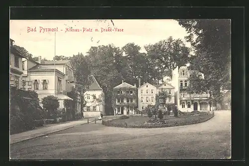 AK Bad Pyrmont, Altenau-Platz mit Drake-Vase