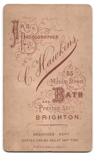 Fotografie Atelier Hawkins, Bath, 35 Milsom Street, hübsche junge Dame mit Ansteckblume