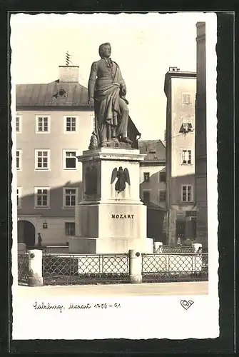 AK Salzburg, Mozart-Denkmal im Zentrum