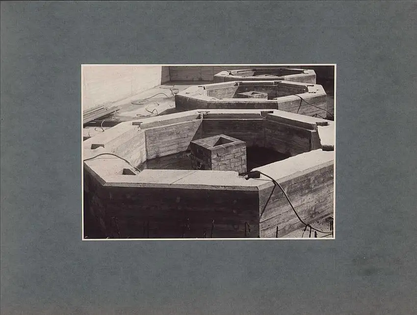 Fotografie Albert Renger-Patzsch, Baukunst / Bautechnik Nr. 41, Stahlbeton-Oktagon Fundament, Neue Sachlichkeit 0