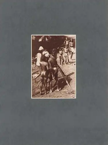 Fotografie Dr. Gregor Krause, Expedition Bali, Eingeborene & Fotoapparat, Grossformat 39 x 29cm