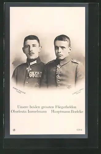 AK Unsere beiden grössten Fliegerhelden Oberleutnant Immelmann und Hauptmann Boelcke in Uniform