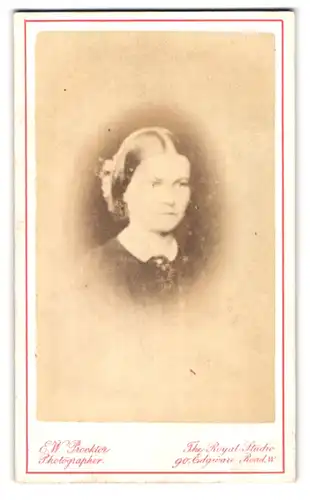 Fotografie E.W. Procktor, London, Edgware Road, Portrait einer jungen Frau