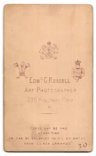 Fotografie E. G. Russel, London, 298 Holloway Road, Portrait junge Dame im Kleid