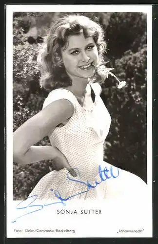 AK Schauspielerin Sonja Sutter im Kleid, Autograph
