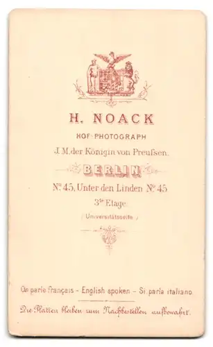Fotografie H. Noack, Berlin, Unter den Linden 45, Portrait betagter Herr in Fliege und Jackett