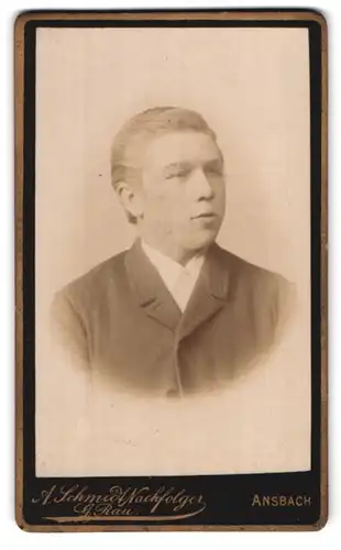 Fotografie A. Schmidt, Ansbach, Carolinenstr. 357, Portrait junger blonder Mann im eleganten Jackett