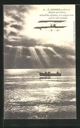 AK Flugzeug über dem Meer im Sonnenschein