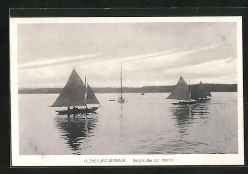 AK Flensburg-Mürwik, Segelkutter der Marine vor der Küste