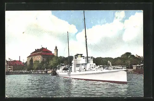AK Kiel, Kriegsschiff S.M.S. Carmen vor dem Königlichen Schloss