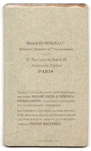 Fotografie Ad. Braun & Cie., Paris, 18 Rue Louis le Grand, Portrait kahlköpfiger Herr im Jacket mit Querbinder