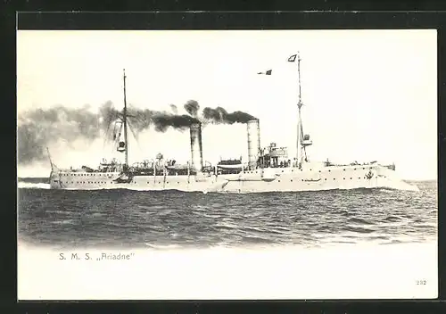 AK Kriegsschiff SMS Ariadne bei leichtem Wellengang