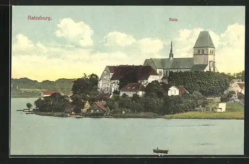 AK Ratzeburg, Blick vom See aus auf den Dom