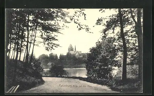 AK Ratzeburg, Blick vom Wanderweg über den See auf den Dom