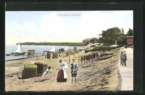 AK Niendorf /Ostsee, Strandszene mit Gästen und Strandkörben