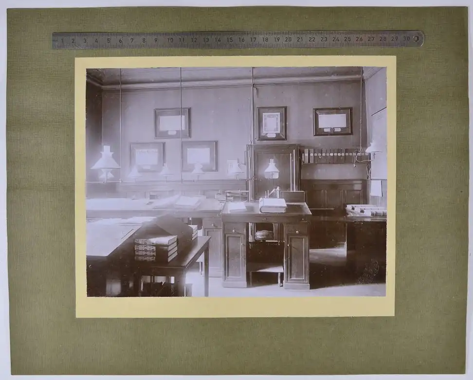 15 Fotografien F. Albert Schwartz, Berlin, Ansicht Berlin, Bankhaus Fetschow & Sohn, Klosterstrasse 87, 48 x 41cm 11