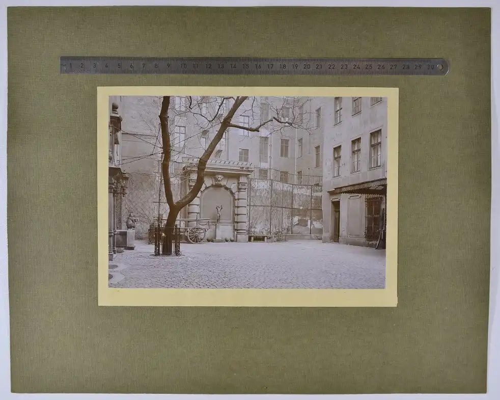 15 Fotografien F. Albert Schwartz, Berlin, Ansicht Berlin, Bankhaus Fetschow & Sohn, Klosterstrasse 87, 48 x 41cm 4
