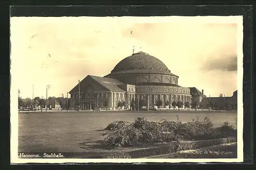 AK Hannover, Stadthalle mit Vorplatz