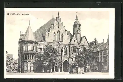 AK Hildesheim, Rathaus & Rolandsbrunnen