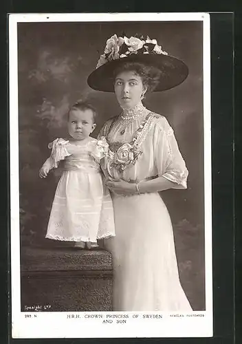 AK Kronprinzessin von Schweden mit ihrem Sohn