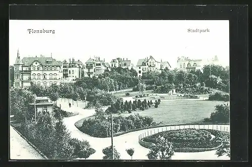 AK Flensburg, Stadtpark mit Bürgerhäusern