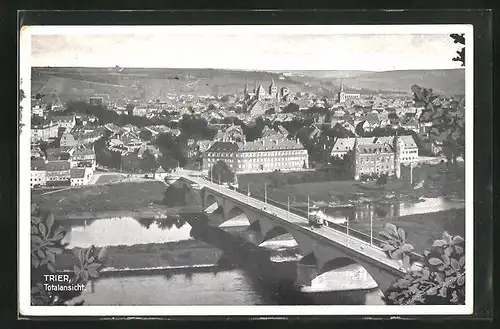 AK Trier, Totalansicht mit Moselbrücke