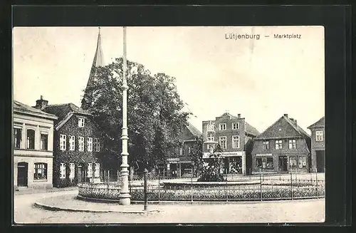 AK Lütjenburg, Marktplatz mit Geschäften