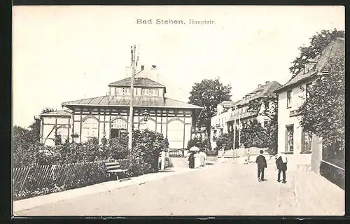 AK Bad Steben, Hauptstrasse mit Passanten